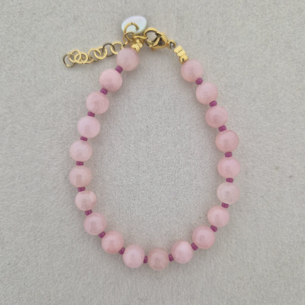 Armband met roze kralen en donkerroze Miyuki Beads