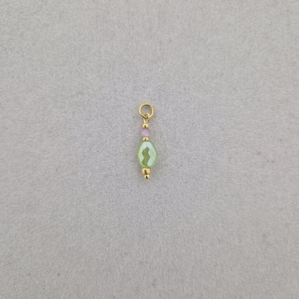 Bedel met groene ovale kraal - goud