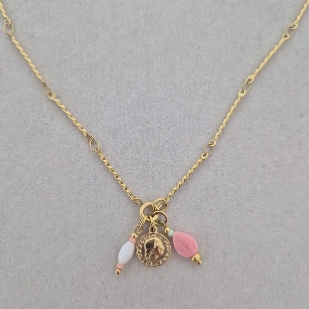 Ketting met 3 bedels - roze wit
