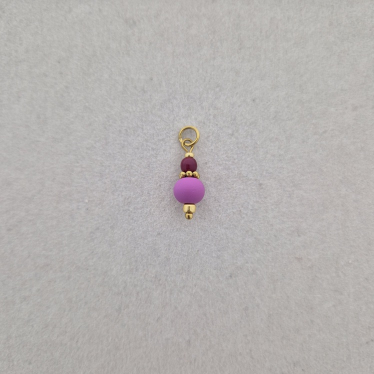 Bedel met fuchsia kraal en kleine bordeaux kraal - goud