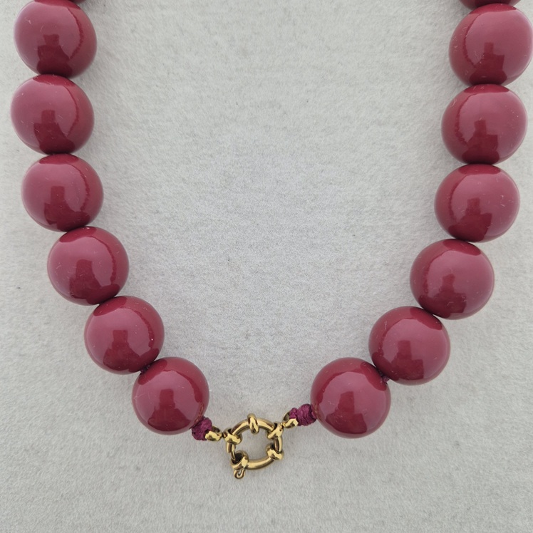 Ketting met grote kralen en boeislot - burgundy