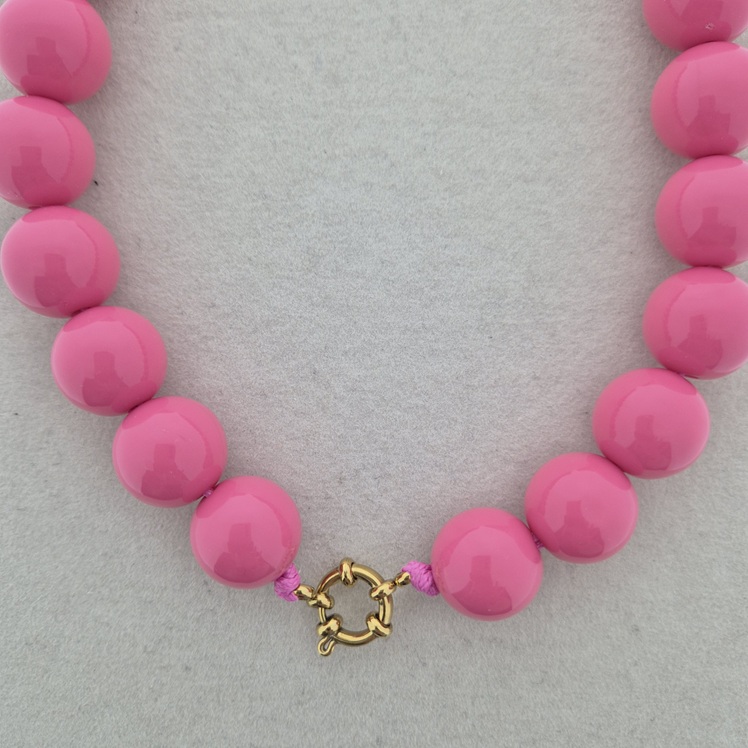 Ketting met grote kralen en boeislot | Roze